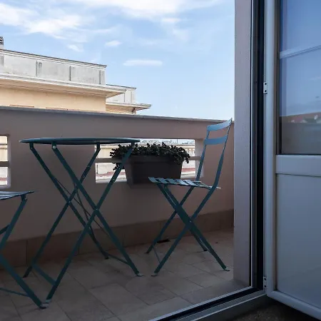 Largodoria - Viagenova, Box Auto Privato Incluso Apartment Albenga Exterior photo
